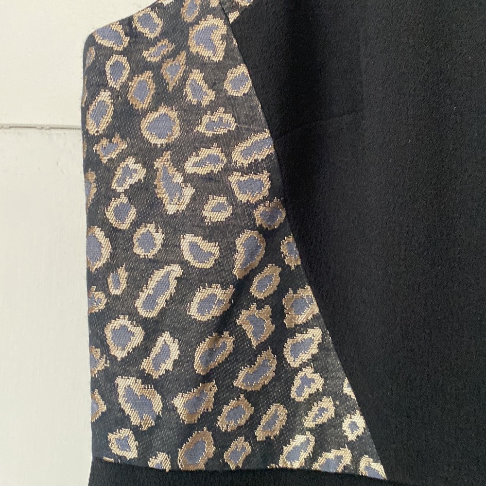 Ann Taylor petite dress with contrasting fabric on sides for a small waist look - Picture 4 of 5